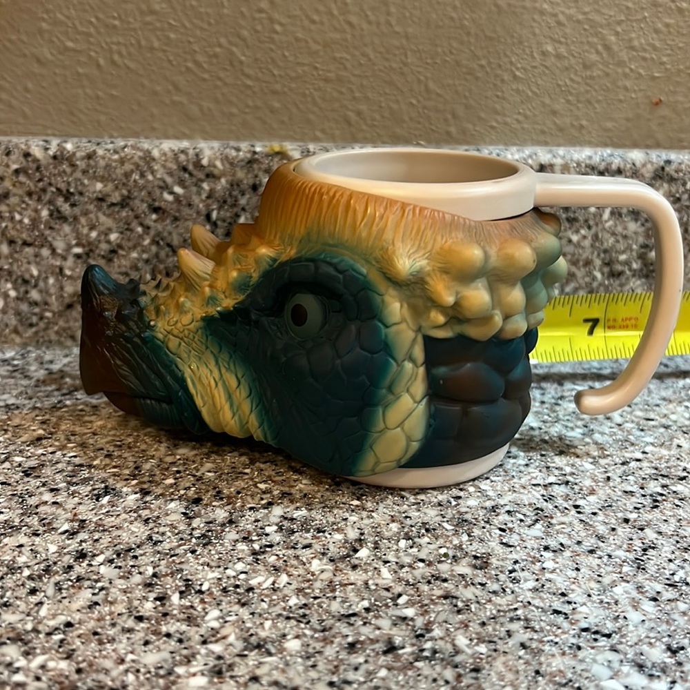 Very Rare Vintage Jurassic Park Lost World Stegosaurus Mug Cup Toy